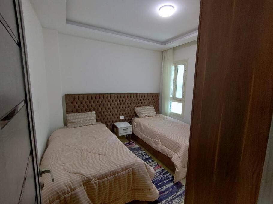 3-Bedroom Apartment On The Third Floor With 3 Balconies And Lovely Pool View, Street View And Free Beach Access In Sharm Hills Resort Exterior photo