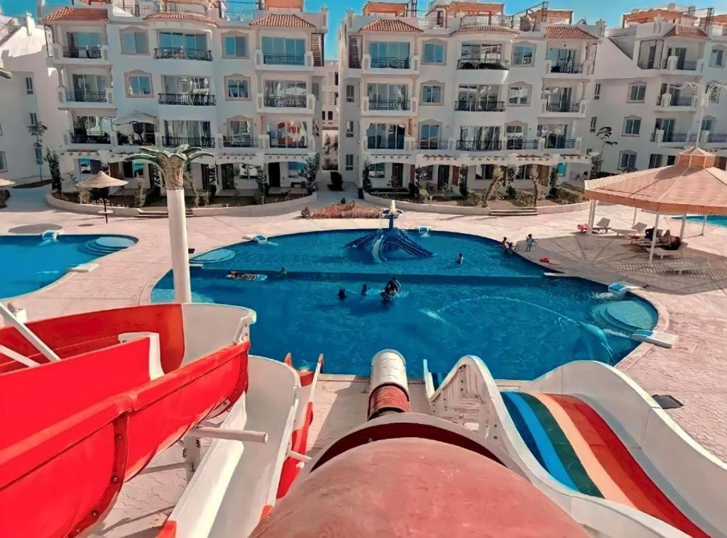 3-Bedroom Apartment On The Third Floor With 3 Balconies And Lovely Pool View, Street View And Free Beach Access In Sharm Hills Resort Exterior photo