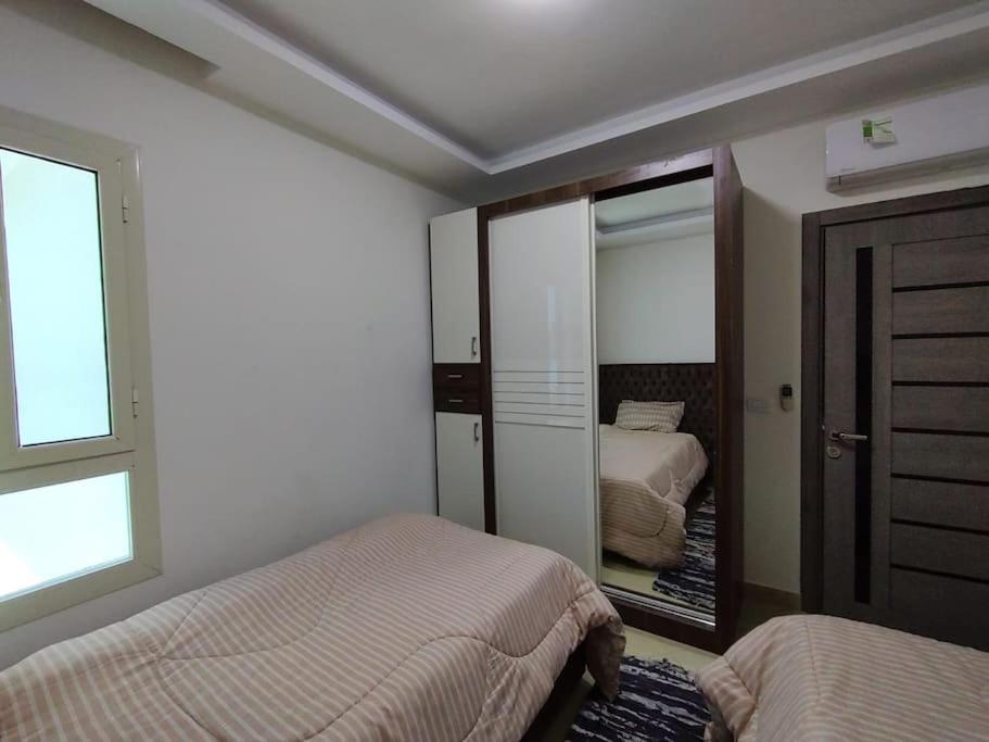 3-Bedroom Apartment On The Third Floor With 3 Balconies And Lovely Pool View, Street View And Free Beach Access In Sharm Hills Resort Exterior photo