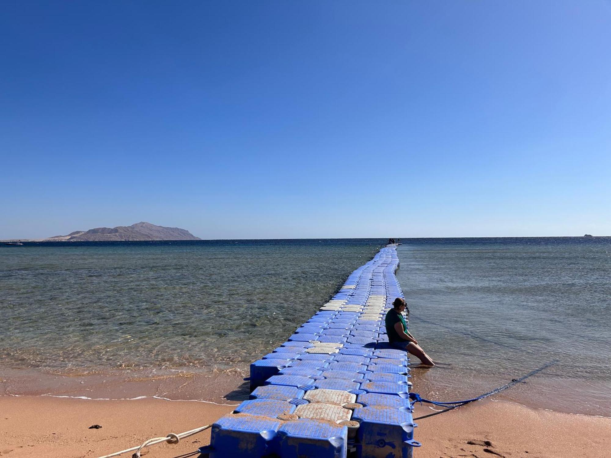 3-Bedroom Apartment On The Third Floor With 3 Balconies And Lovely Pool View, Street View And Free Beach Access In Sharm Hills Resort Exterior photo