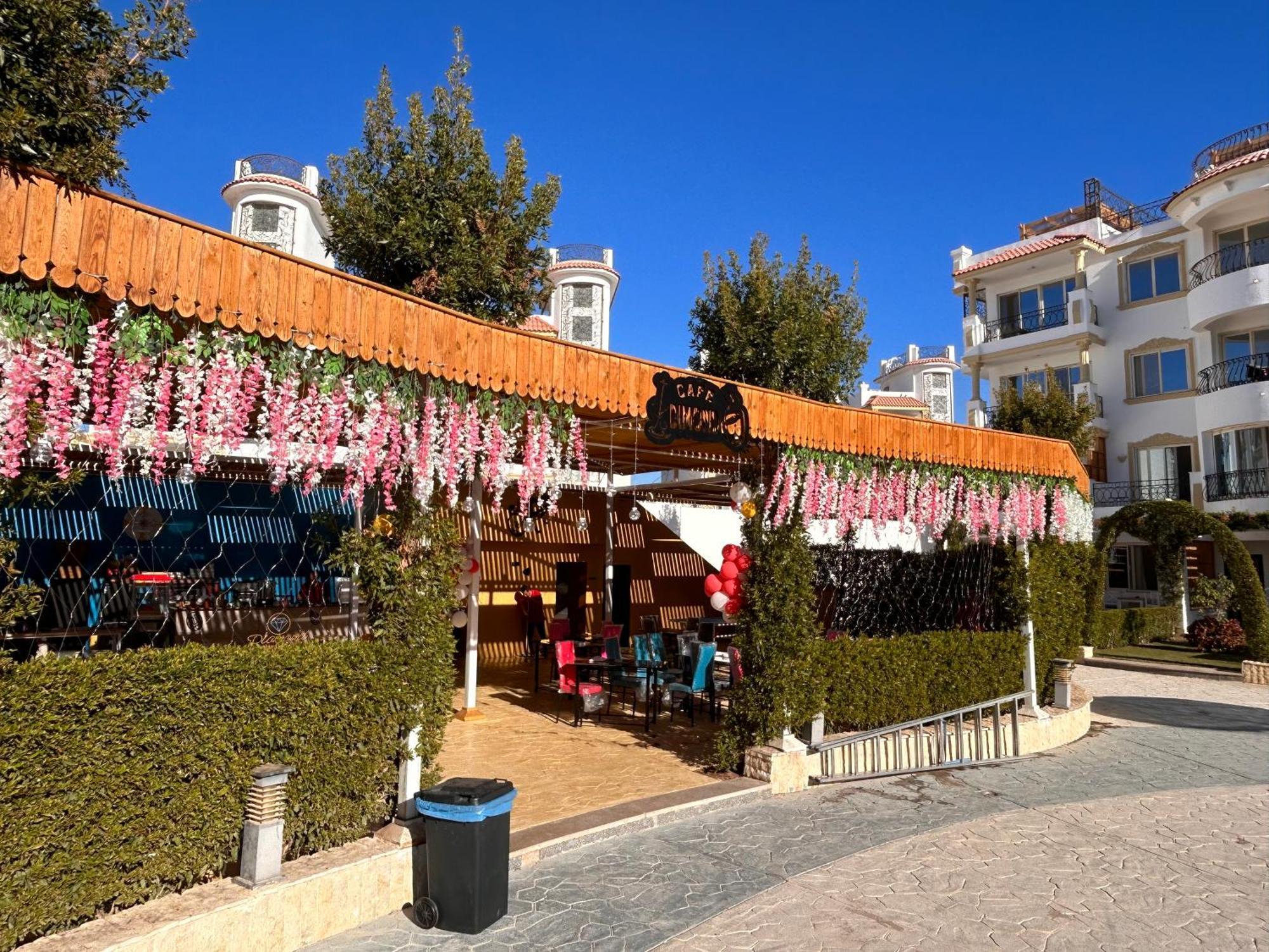 3-Bedroom Apartment On The Third Floor With 3 Balconies And Lovely Pool View, Street View And Free Beach Access In Sharm Hills Resort Exterior photo