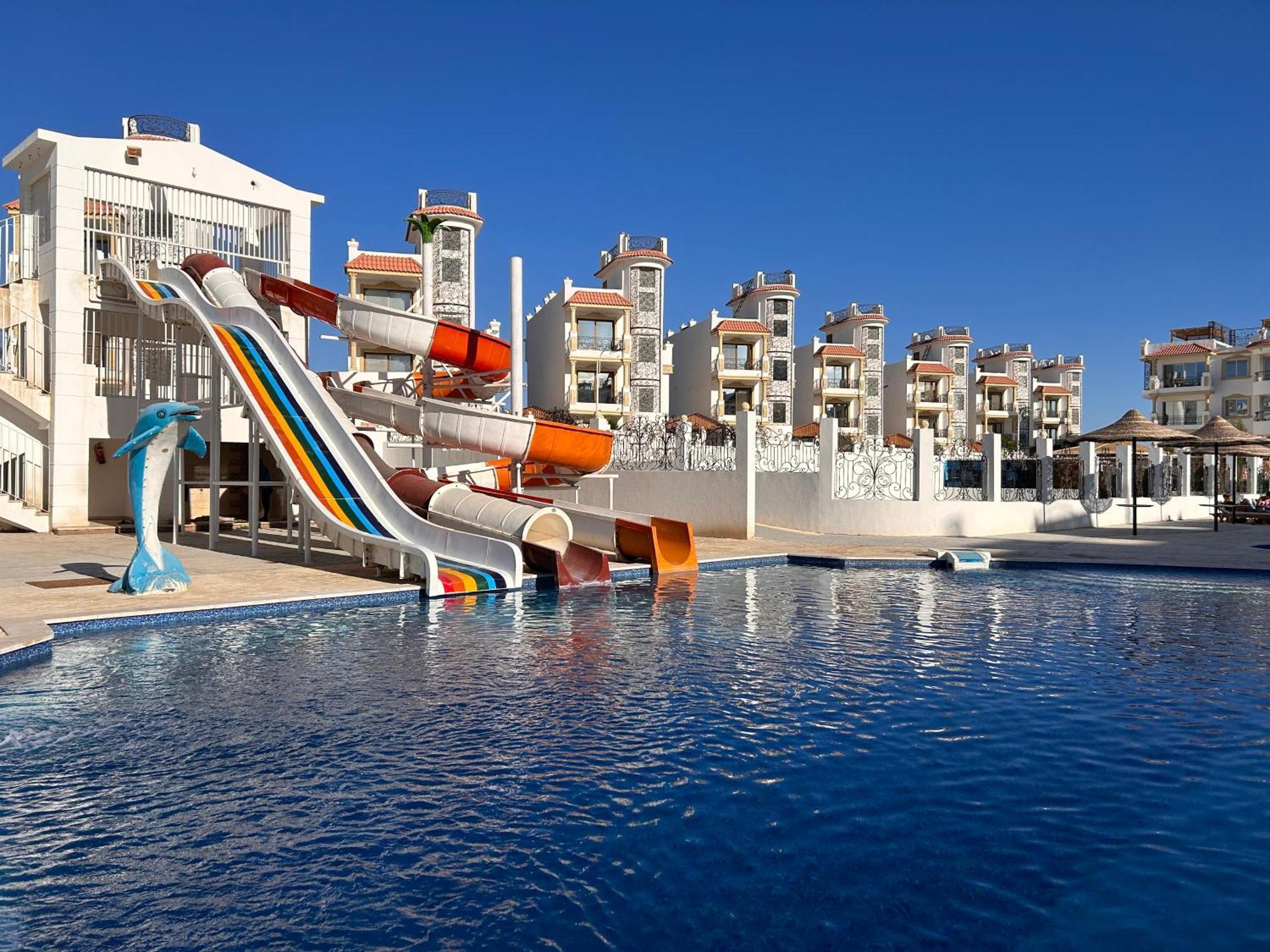 3-Bedroom Apartment On The Third Floor With 3 Balconies And Lovely Pool View, Street View And Free Beach Access In Sharm Hills Resort Exterior photo