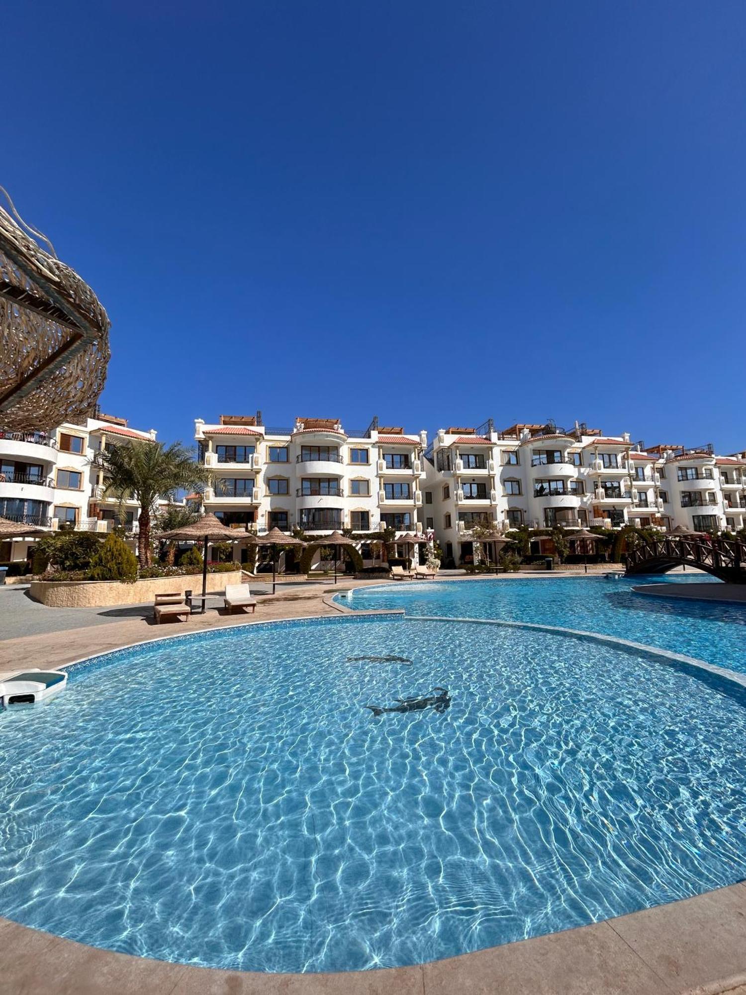 3-Bedroom Apartment On The Third Floor With 3 Balconies And Lovely Pool View, Street View And Free Beach Access In Sharm Hills Resort Exterior photo