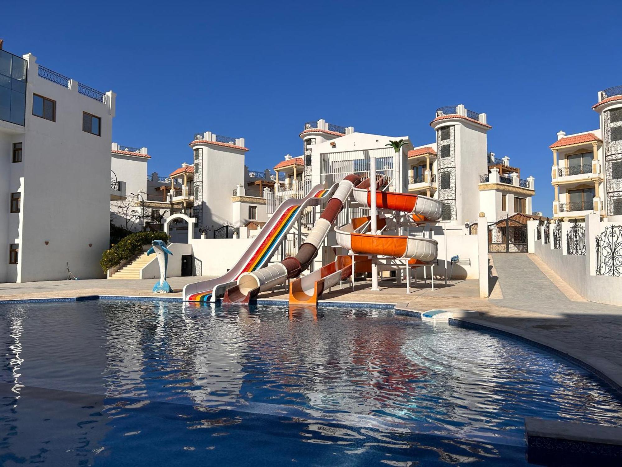 3-Bedroom Apartment On The Third Floor With 3 Balconies And Lovely Pool View, Street View And Free Beach Access In Sharm Hills Resort Exterior photo